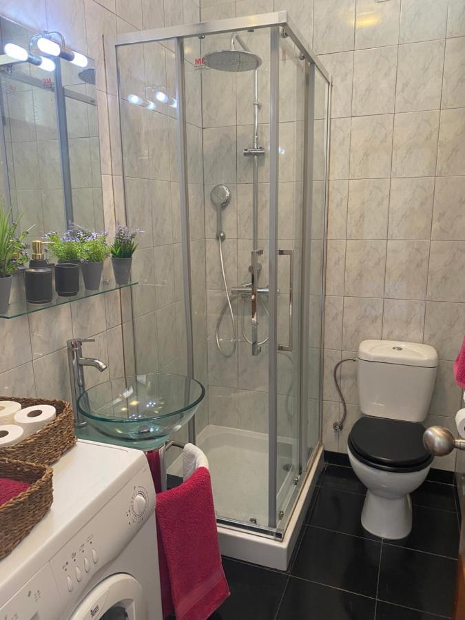 Apartamento Com Patio Na Rua Principal Da Cidade Porto Ngoại thất bức ảnh