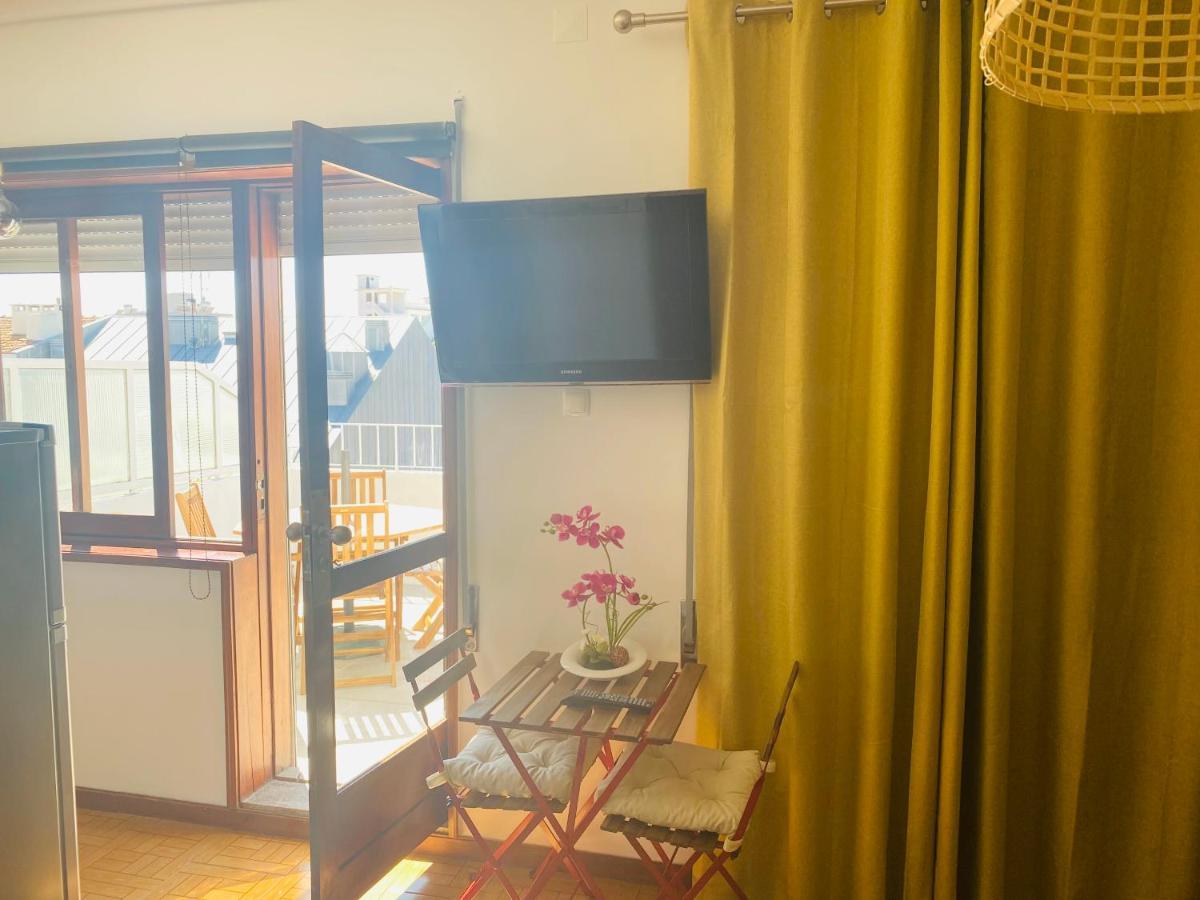 Apartamento Com Patio Na Rua Principal Da Cidade Porto Ngoại thất bức ảnh