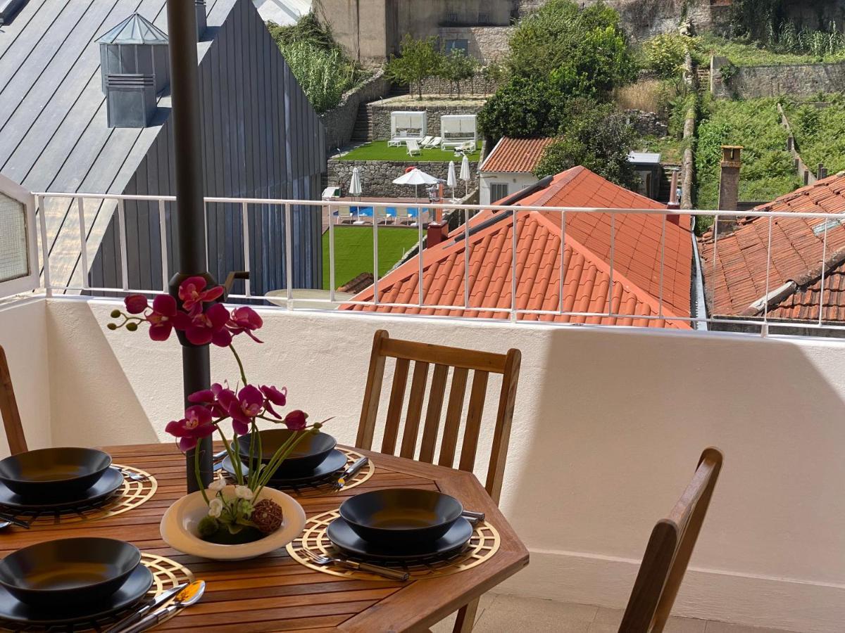 Apartamento Com Patio Na Rua Principal Da Cidade Porto Ngoại thất bức ảnh