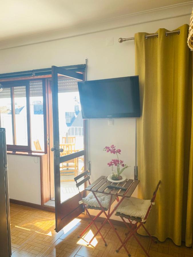 Apartamento Com Patio Na Rua Principal Da Cidade Porto Ngoại thất bức ảnh